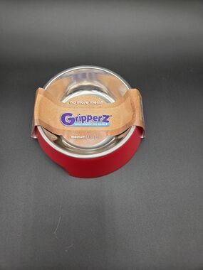GripperZ Spill Proof Pet Red/Sliver Bowl Size M